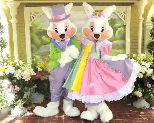 Sr. y Sra. Conejo de PAscua en Disney World, Orlando