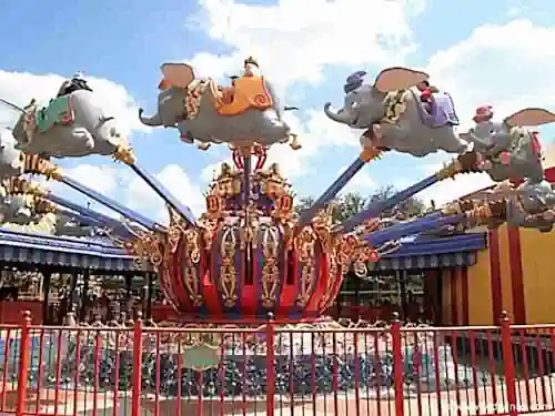 dumbo the flying elephant atraccion magic kingdom orlando