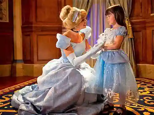 princess fairytale hall atraccion magic kingdom orlando