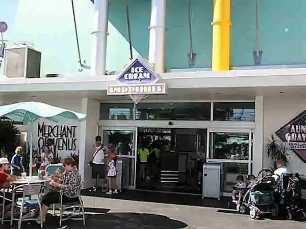 Auntie Gravity Galactic goodies restaurante magic kingdom orlando
