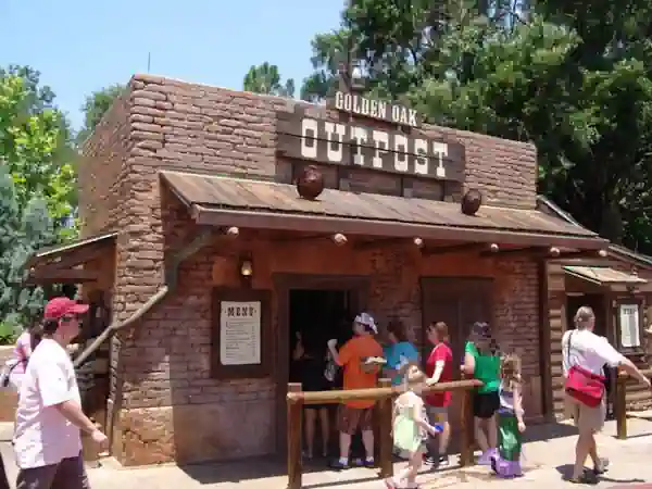 golden oak outpost estaurante magic kingdom Orlando