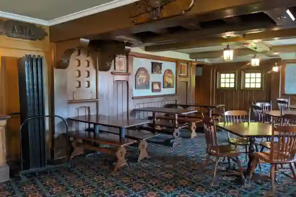 salon columbia harbour house disney