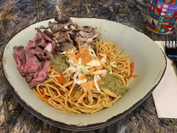 Bowl res y pollo satuli canteen animal kingdom